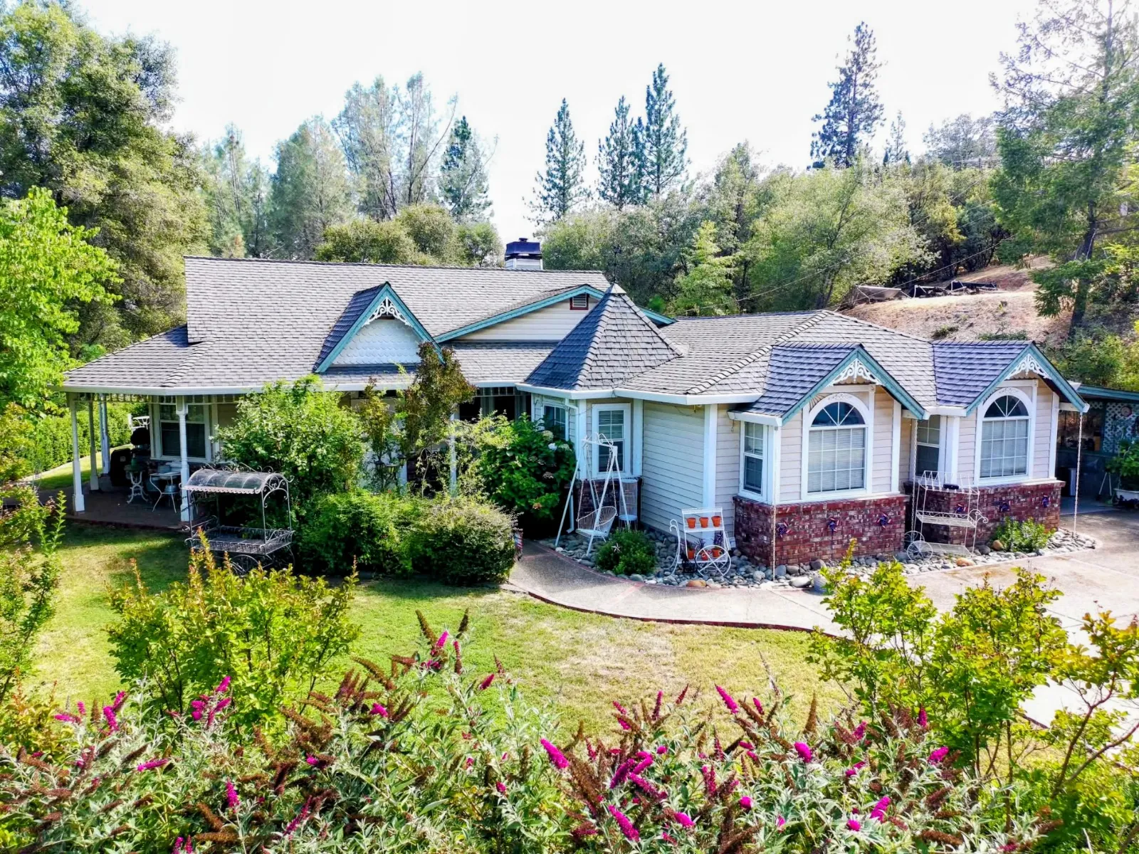 Real estate work sample by Richard Downey